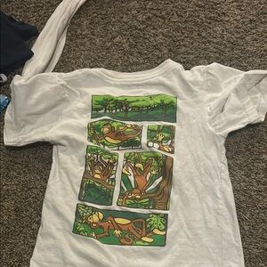 Hanes White and Green Short Sleeve Tee with Graphic Design